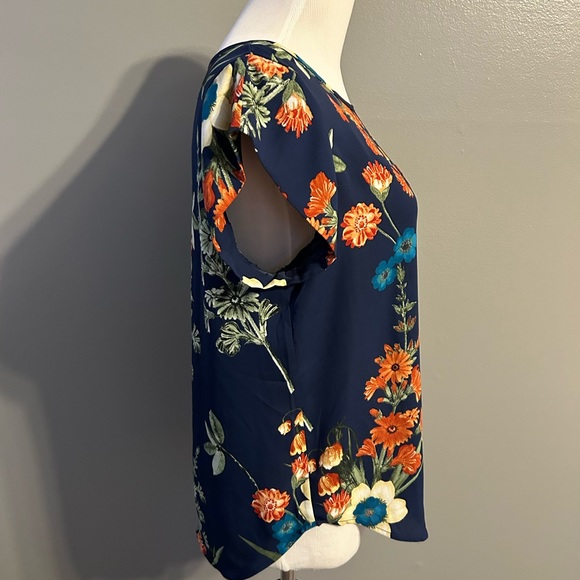 Lily White women’s short sleeve shirt, size large - Picture 2 of 7